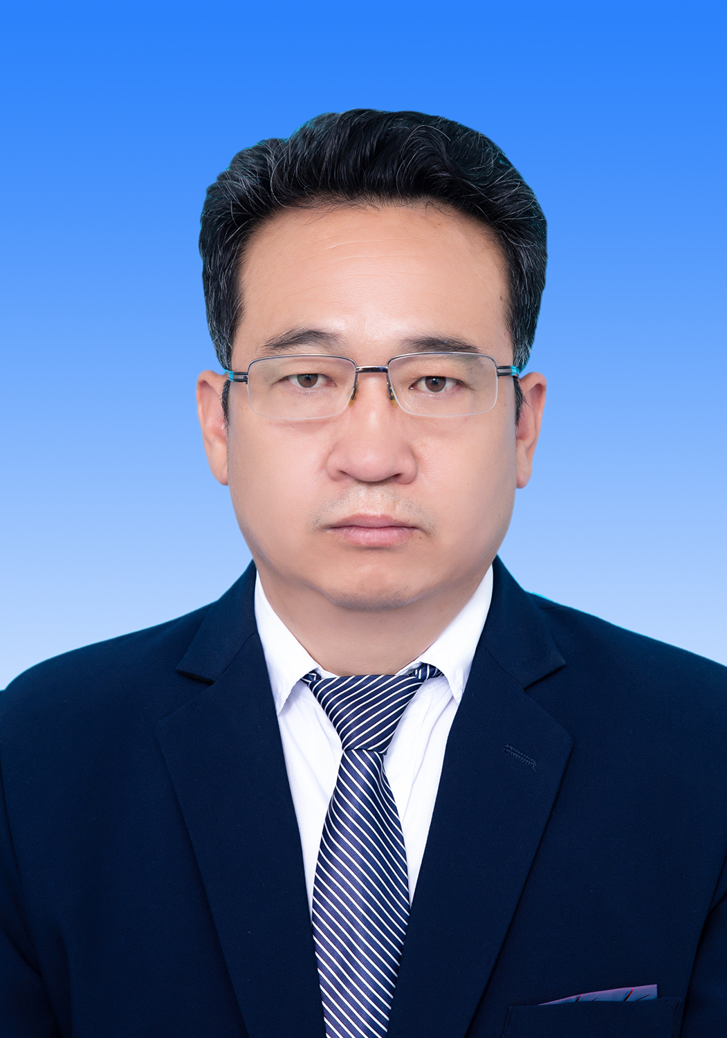 王  雄,党委委员,副院长.